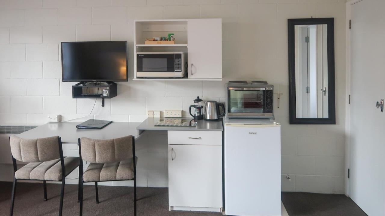 Fiesta Court Motel Whanganui Buitenkant foto