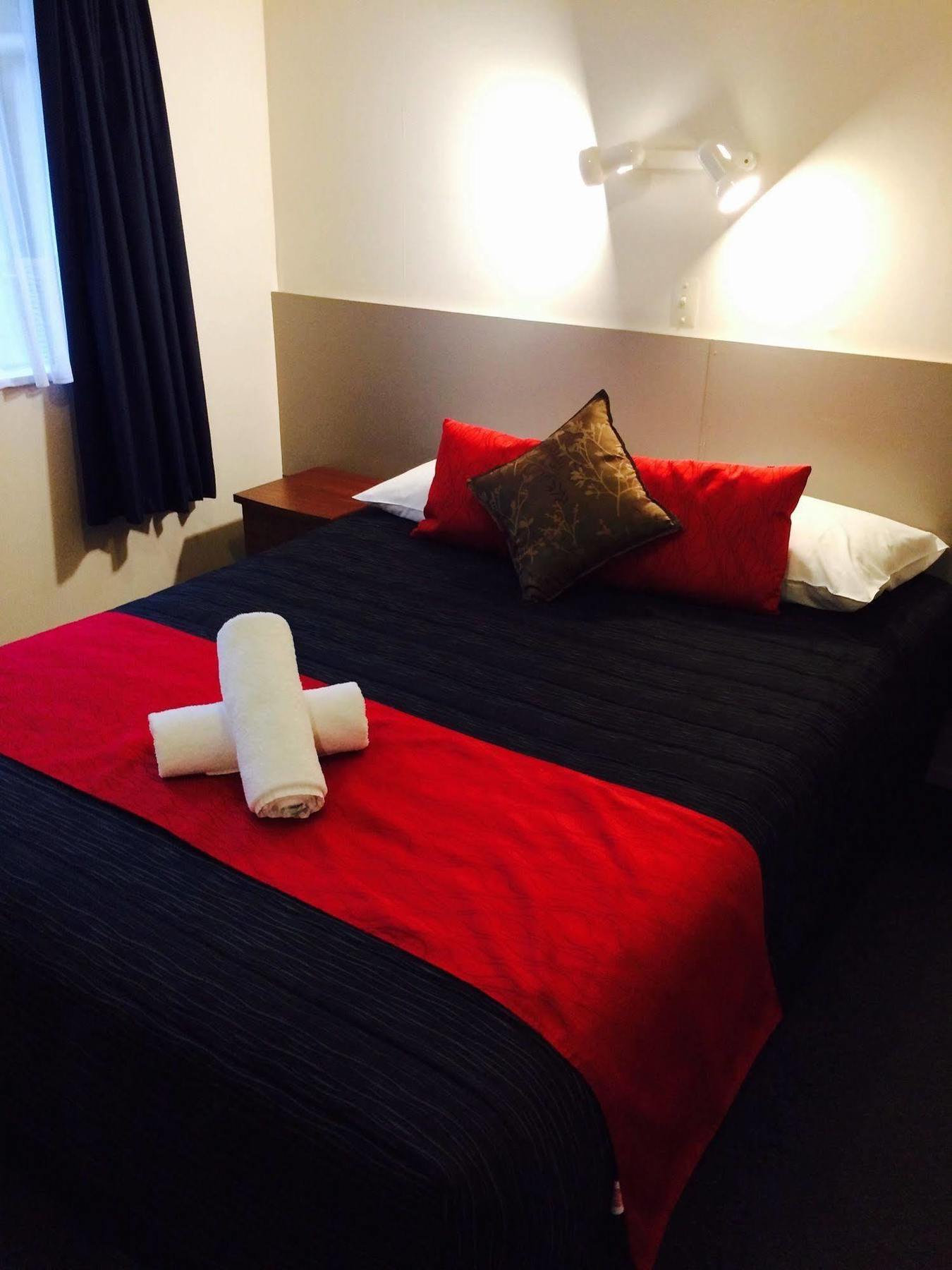 Fiesta Court Motel Whanganui Buitenkant foto