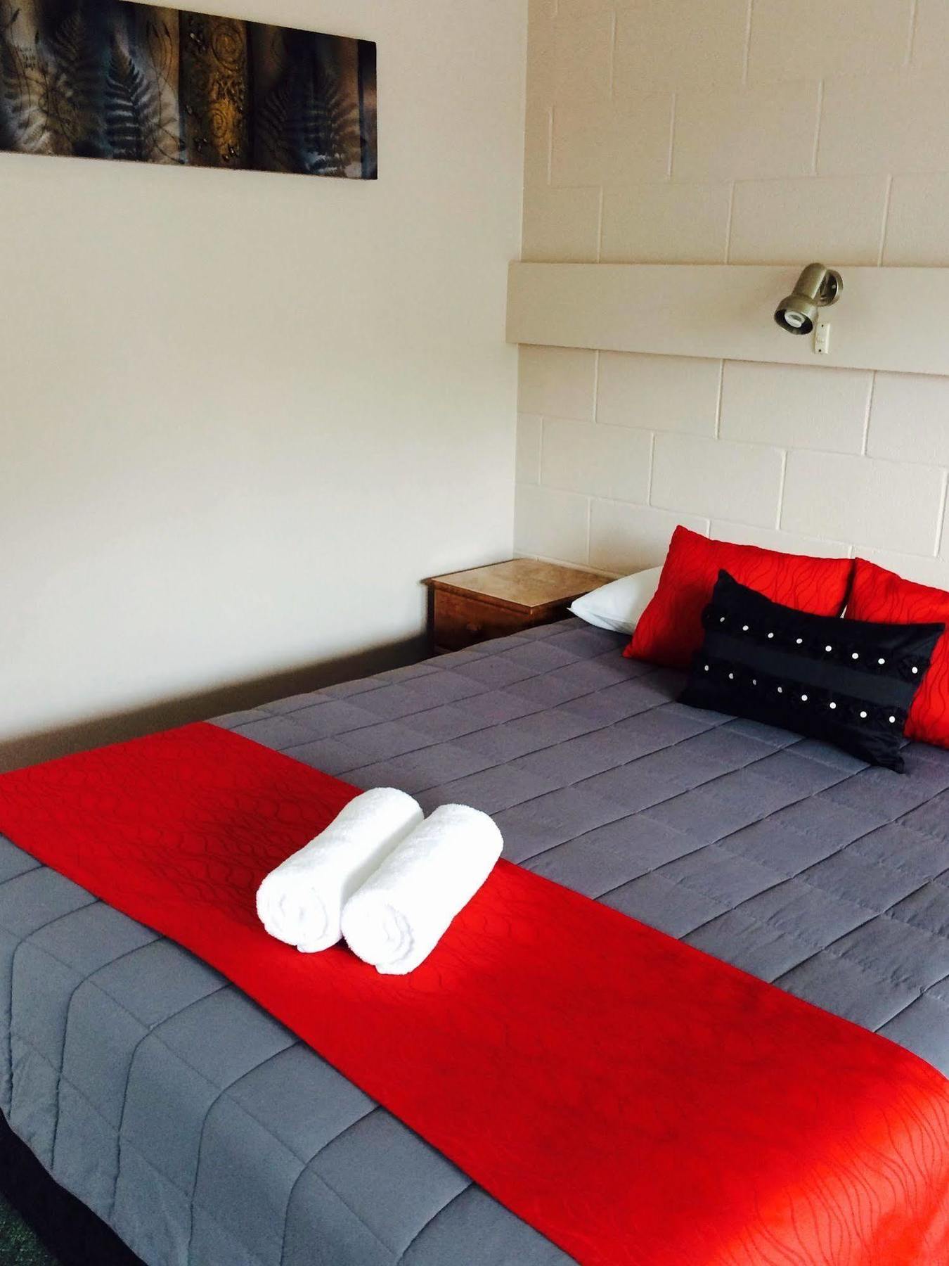 Fiesta Court Motel Whanganui Buitenkant foto
