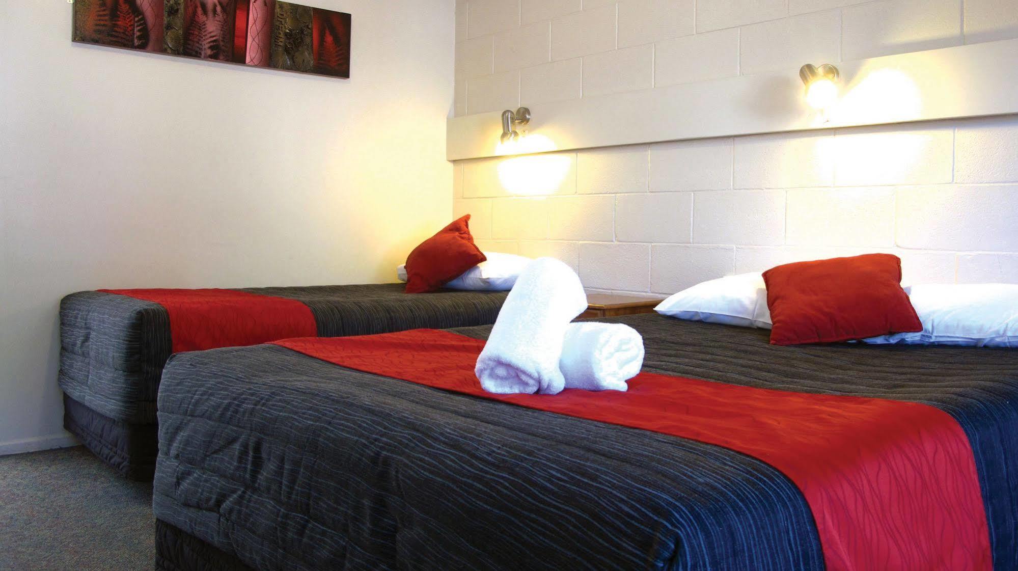 Fiesta Court Motel Whanganui Buitenkant foto