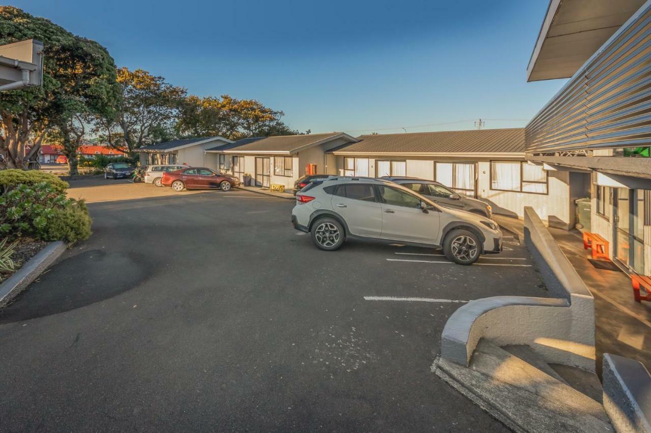 Fiesta Court Motel Whanganui Buitenkant foto